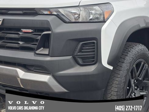 Used 2024 Chevrolet Colorado Trail Boss w/ Technology Package AWD/4WD image 8