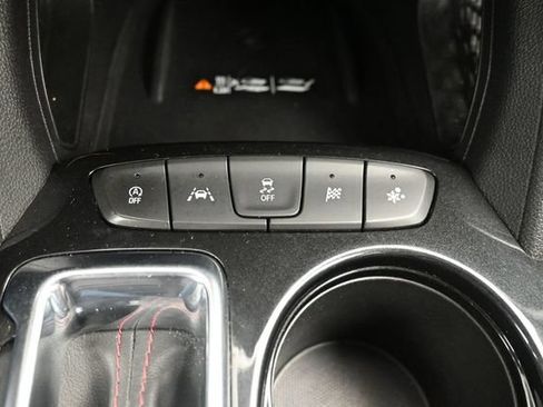 Used 2021 Chevrolet TrailBlazer RS w/ Technology Package FWD image 28