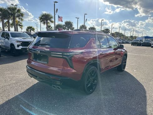 Used 2025 Chevrolet Traverse RS image 16