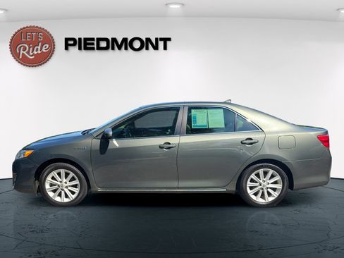 Used 2012 Toyota Camry XLE w/ Leather Pkg FWD image 8