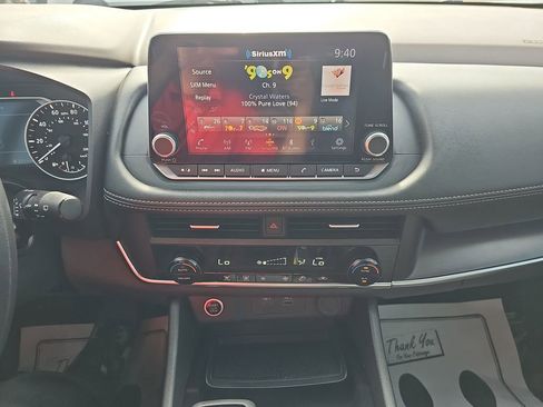 Used 2023 Nissan Rogue SV FWD image 24