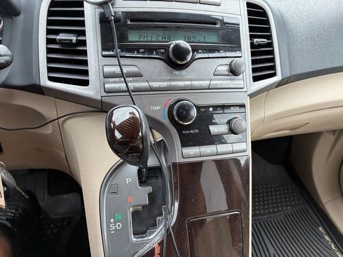 Used 2009 Toyota Venza FWD image 10