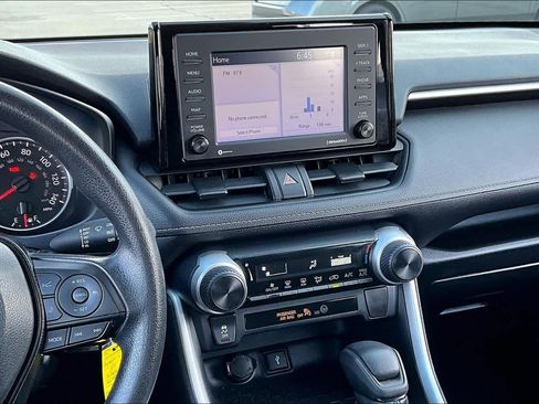 Used 2021 Toyota RAV4 LE image 5