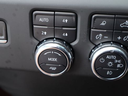 Used 2024 GMC Sierra 3500 Denali Ultimate AWD/4WD image 36