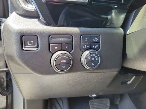 Used 2024 Chevrolet Silverado 2500 LT AWD/4WD image 26