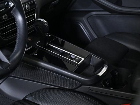 Certified 2024 Porsche Macan image 24