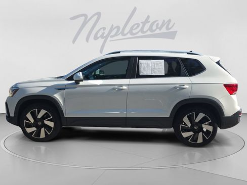 Used 2023 Volkswagen Taos SEL AWD/4WD image 4