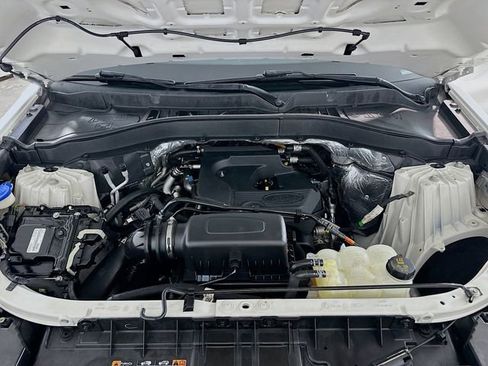 Certified 2020 Ford Explorer XLT w/ Equipment Group 202A image 28