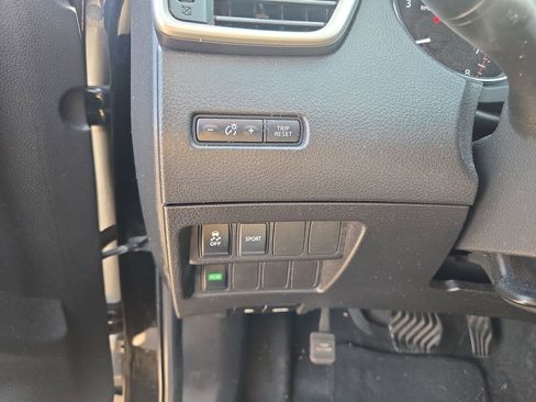 Used 2016 Nissan Rogue S FWD image 13