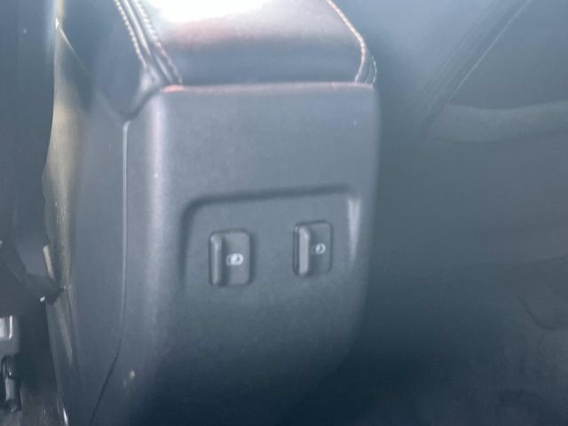 Used 2022 Nissan Kicks SR FWD image 17
