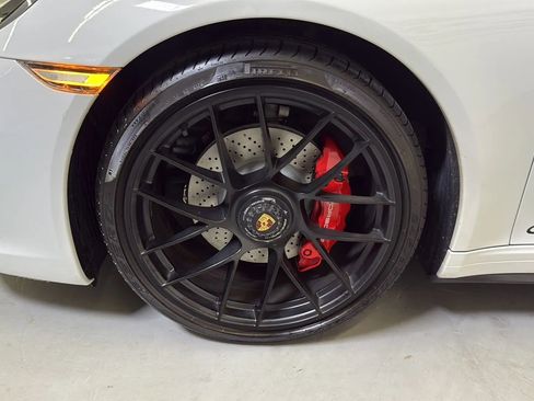 Used 2019 Porsche 911 Targa 4 GTS image 31