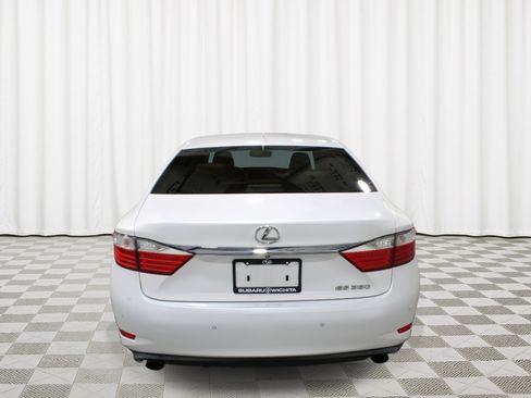 Used 2015 Lexus ES 350 w/ Luxury Package FWD image 4