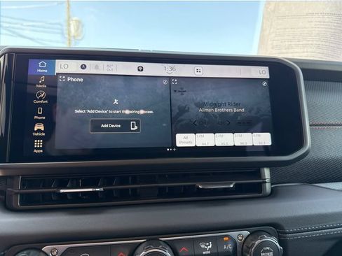 Used 2026 Jeep Gladiator Mojave AWD/4WD image 18