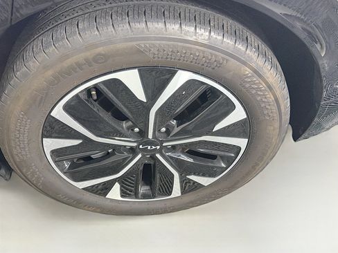 Used 2024 Kia EV6 Wind w/ Wind Technology Package AWD/4WD image 11