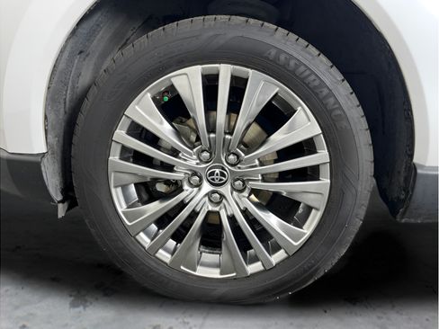 Used 2023 Toyota Venza XLE AWD/4WD image 26