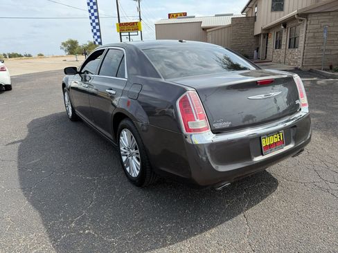 Used 2014 Chrysler 300 C image 7