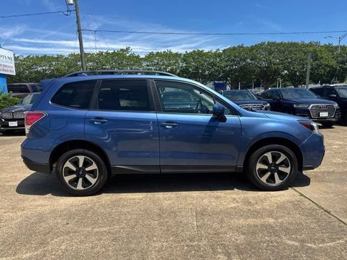 Used 2017 Subaru Forester 2.5i Premium AWD/4WD image 4