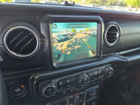 Used 2022 Jeep Gladiator Overland w/ Popular Equipment Package AWD/4WD image 23