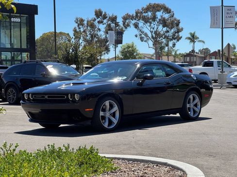 Used 2015 Dodge Challenger SXT w/ Super Sport Group (SS/T) RWD image 6