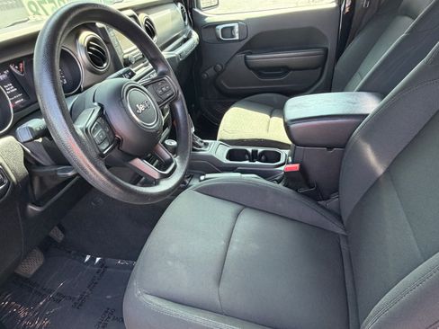 Used 2020 Jeep Wrangler Sport AWD/4WD image 3