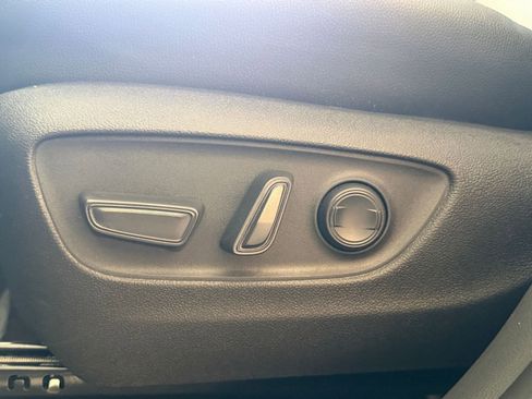 Used 2025 Toyota Grand Highlander XLE image 22