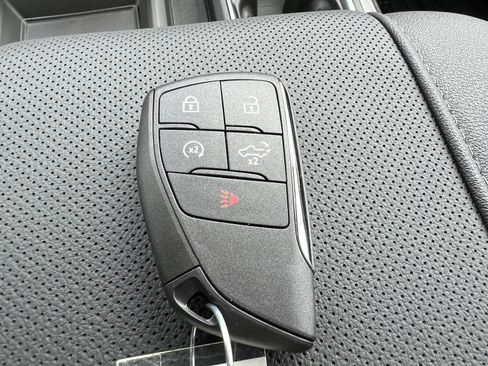 New 2026 GMC Sierra 1500 SLT image 41