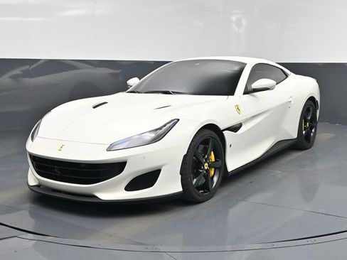 Used 2020 Ferrari Portofino RWD image 22