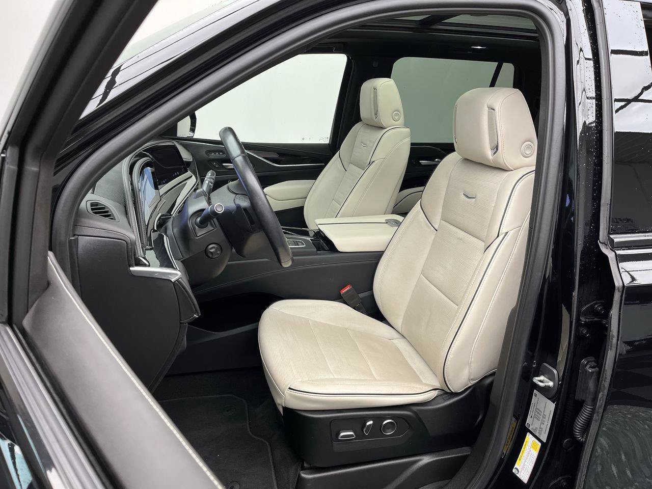 Certified 2023 Cadillac Escalade Sport w/ LPO, ONYX Package AWD/4WD image 11