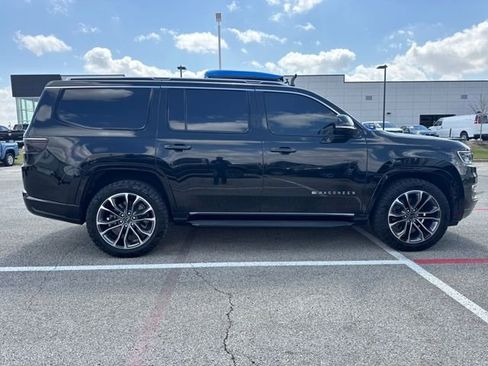 Used 2023 Jeep Wagoneer Series II w/ Flexible Seating Group image 3