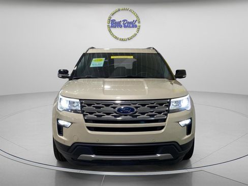 Used 2018 Ford Explorer XLT w/ Equipment Group 202A AWD/4WD image 8
