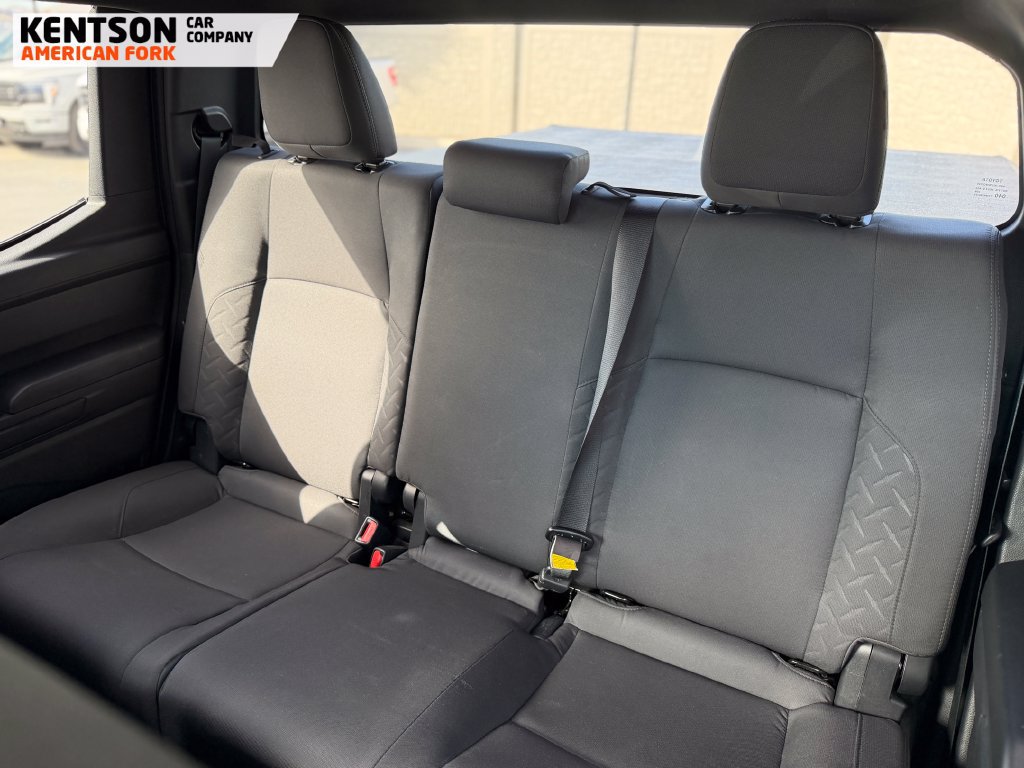 Used 2025 Toyota Tacoma SR5 AWD/4WD image 28