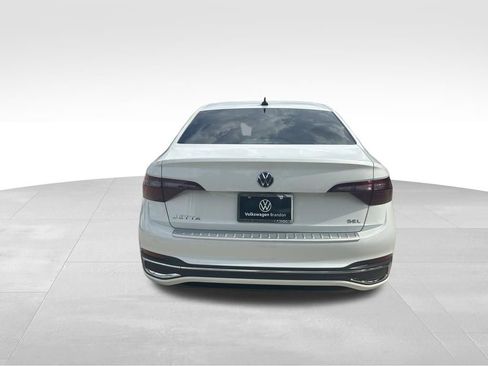 Used 2023 Volkswagen Jetta SEL FWD image 4