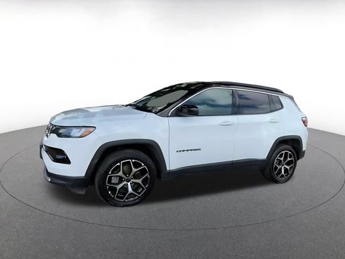 Used 2025 Jeep Compass Limited AWD/4WD image 7