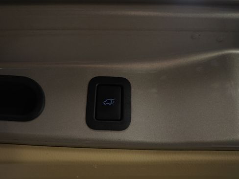 Used 2015 Toyota Highlander Limited Platinum image 11