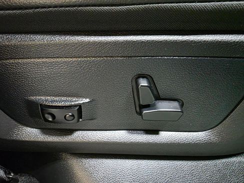 Used 2016 RAM 1500 Laramie w/ Convenience Group image 26