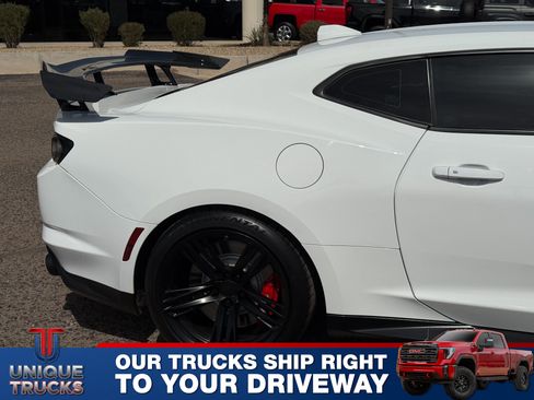 Used 2021 Chevrolet Camaro ZL1 RWD image 5