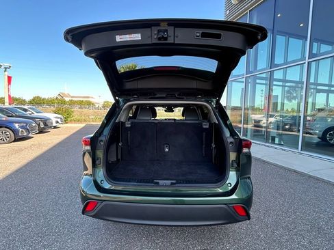 Used 2023 Toyota Highlander XLE FWD image 59