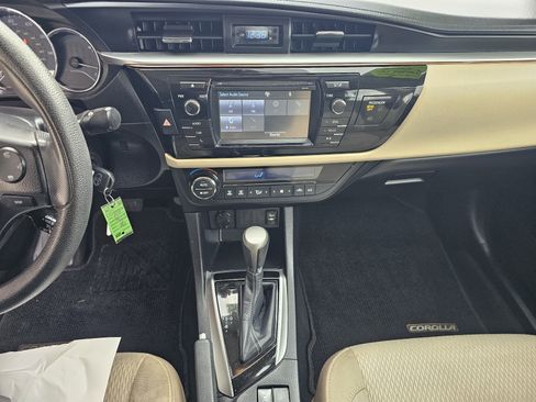 Used 2015 Toyota Corolla LE image 20