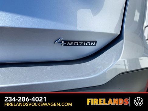 New 2025 Volkswagen Tiguan SE image 17