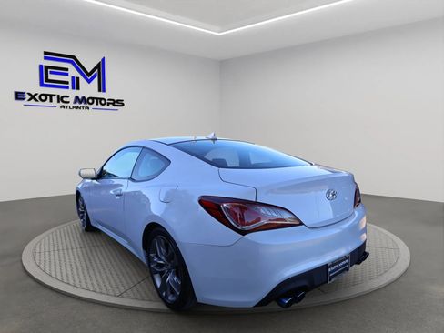 Used 2016 Hyundai Genesis Coupe 3.8 image 3
