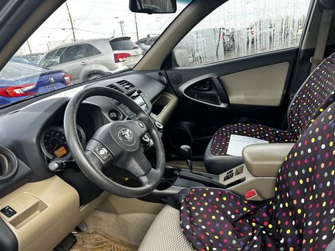 Used 2011 Toyota RAV4 4WD image 9