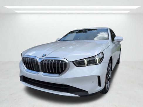 New 2027 BMW 530i RWD image 8