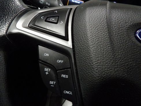 Used 2019 Ford Fusion SE image 16