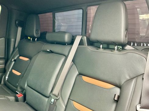 Used 2024 GMC Sierra 1500 AT4 w/ Technology Package image 32