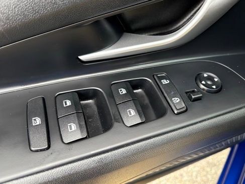 Used 2023 Hyundai Elantra SEL image 12