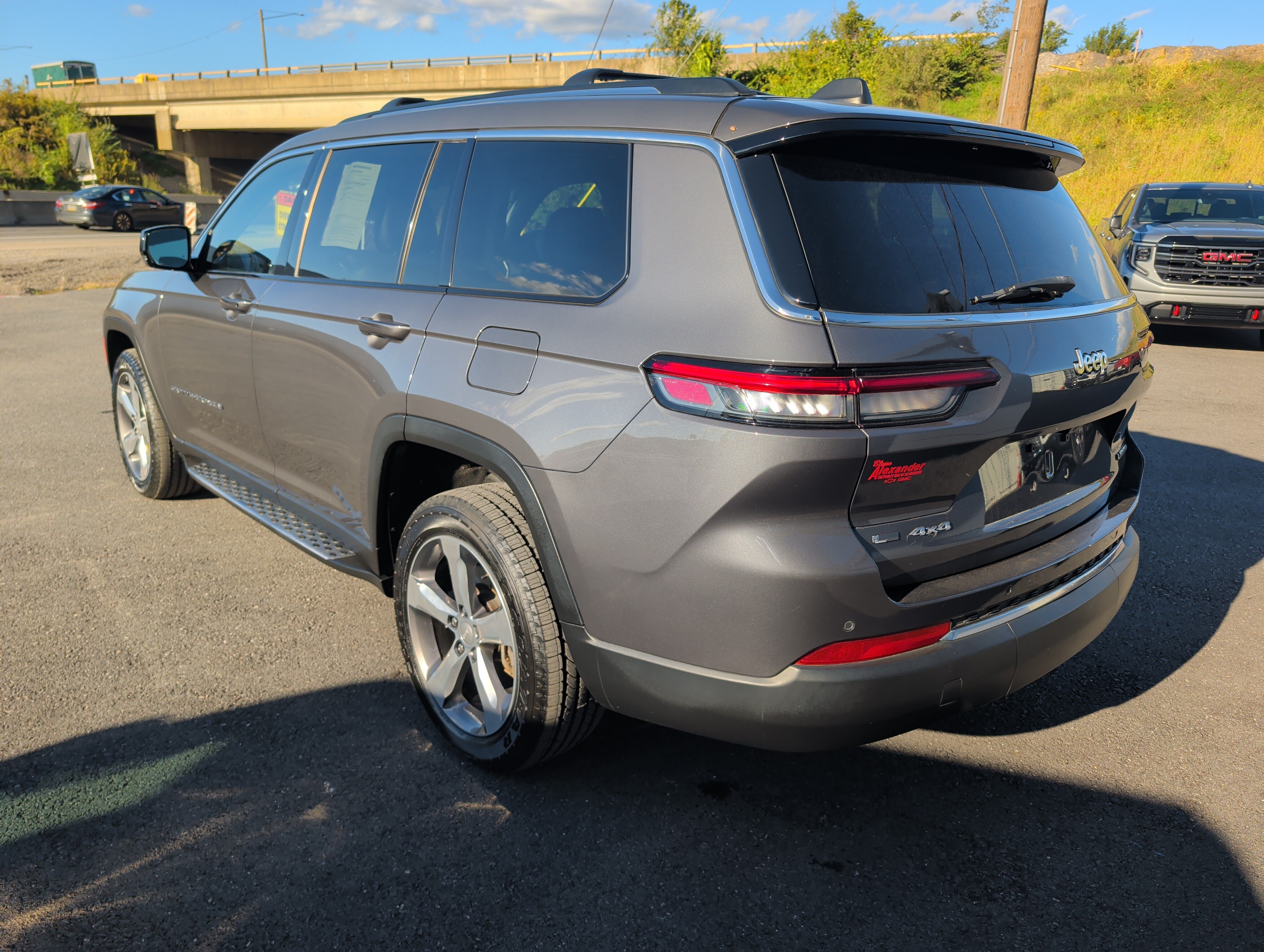 Used 2021 Jeep Grand Cherokee L Limited AWD/4WD image 6
