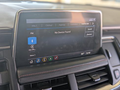 Used 2021 Chevrolet Suburban RST w/ Luxury Package image 29