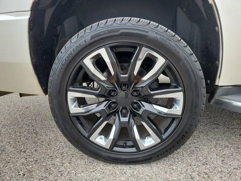 Used 2011 Cadillac Escalade Luxury AWD/4WD image 5