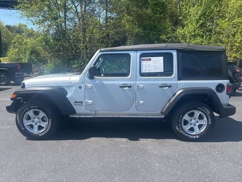 Used 2022 Jeep Wrangler Unlimited Sport AWD/4WD image 12