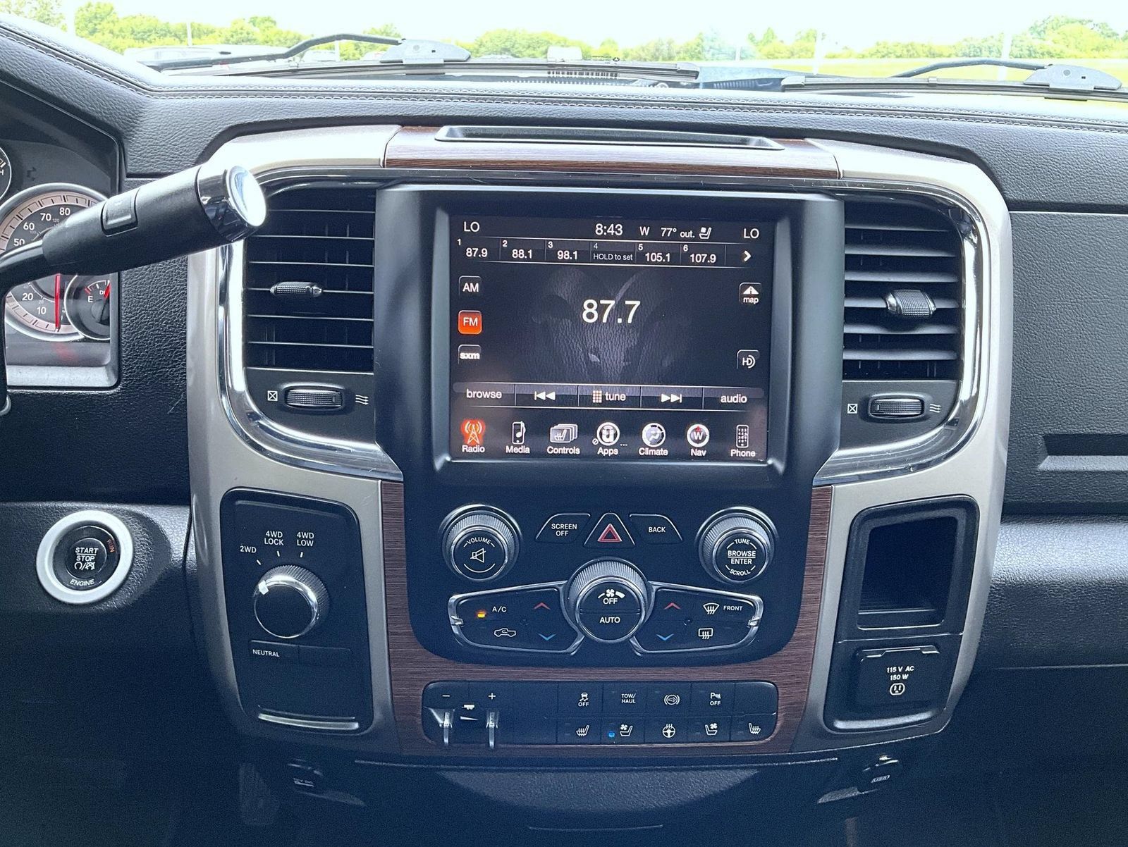 Used 2015 RAM 2500 Laramie w/ Cold Weather Group AWD/4WD image 14
